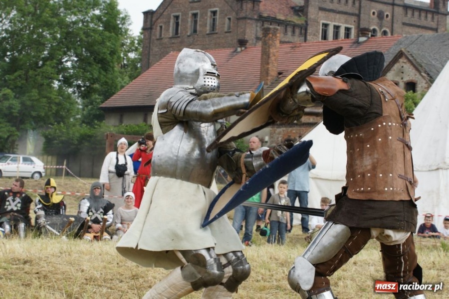 Zdjęcie w galerii na portalu naszraciborz.pl: Najazd na wioskę a potem bitwa wiadomości z regionu