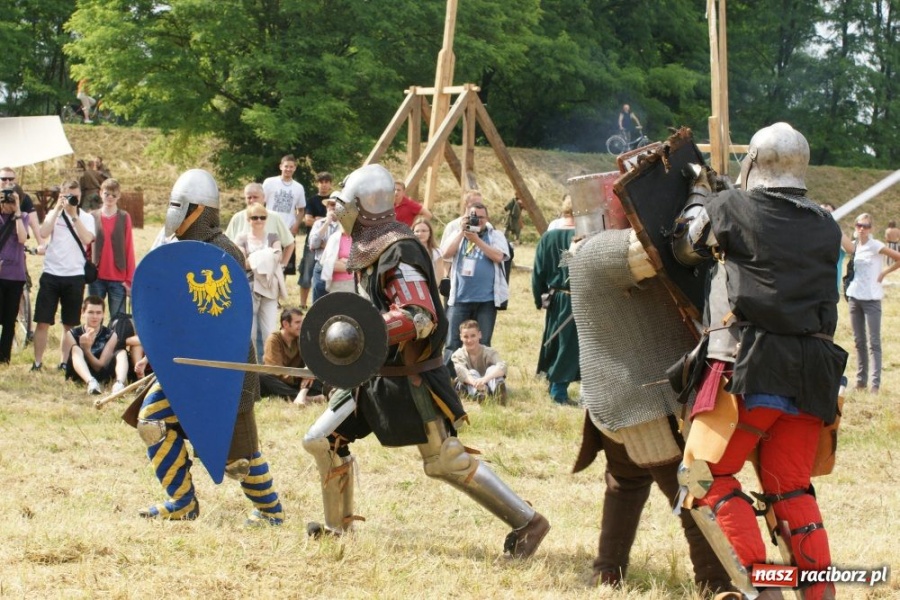 Zdjęcie w galerii na portalu naszraciborz.pl: Najazd na wioskę a potem bitwa wiadomości z regionu