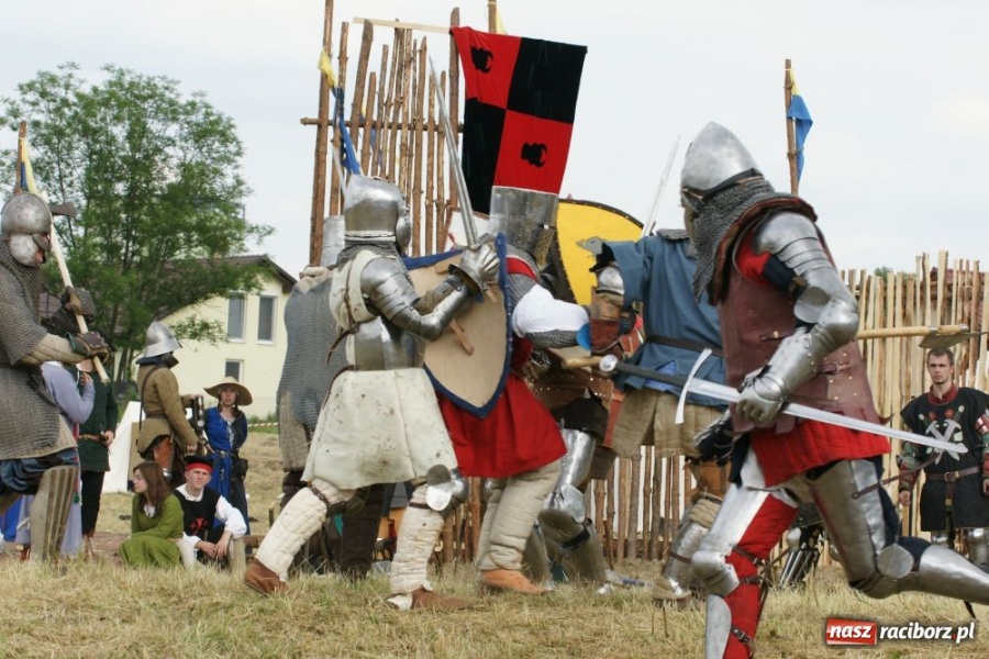 Zdjęcie w galerii na portalu naszraciborz.pl: Najazd na wioskę a potem bitwa wiadomości z regionu