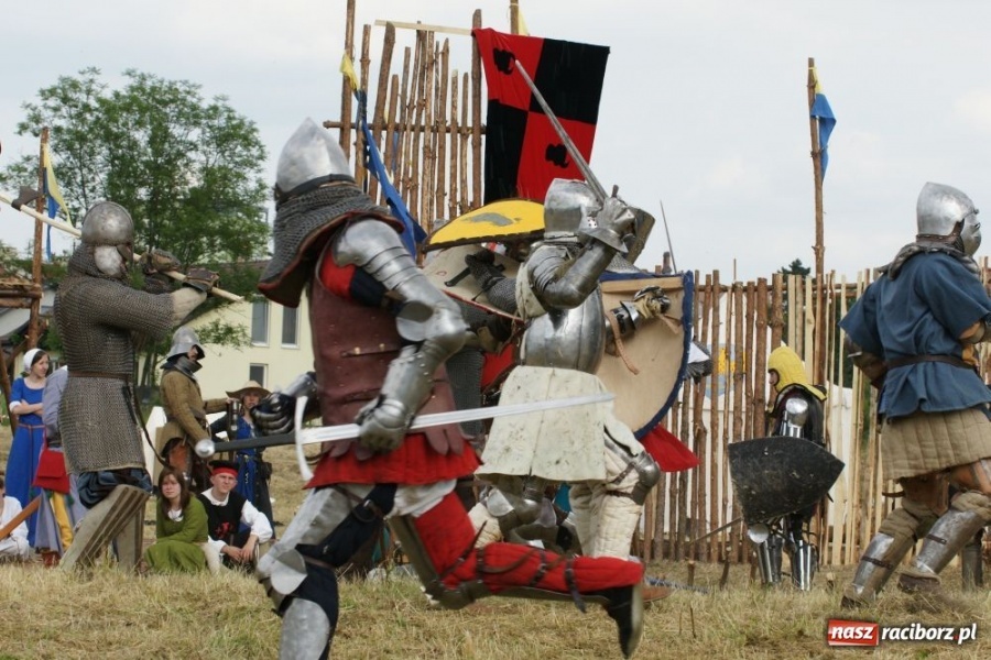 Zdjęcie w galerii na portalu naszraciborz.pl: Najazd na wioskę a potem bitwa wiadomości z regionu