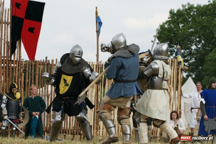 Zdjęcie w galerii na portalu naszraciborz.pl: Najazd na wioskę a potem bitwa wiadomości z regionu