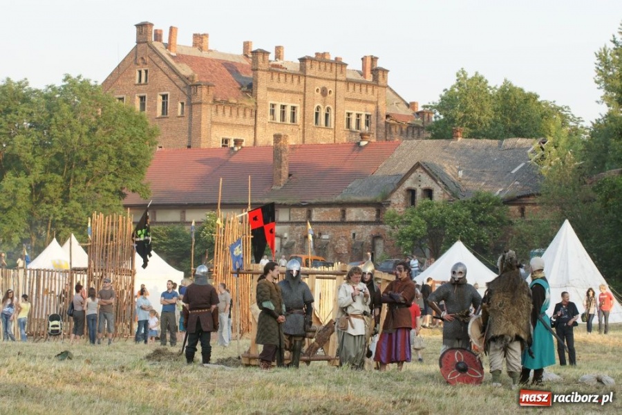 Zdjęcie w galerii na portalu naszraciborz.pl: Najazd na wioskę a potem bitwa wiadomości z regionu
