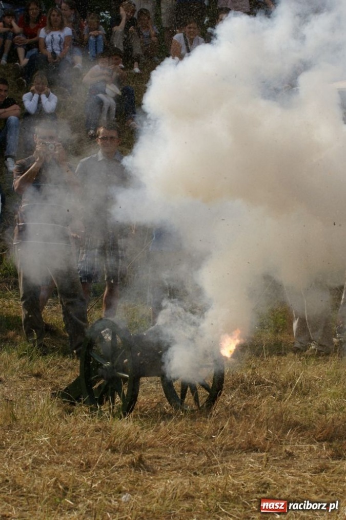 Zdjęcie w galerii na portalu naszraciborz.pl: Najazd na wioskę a potem bitwa wiadomości z regionu
