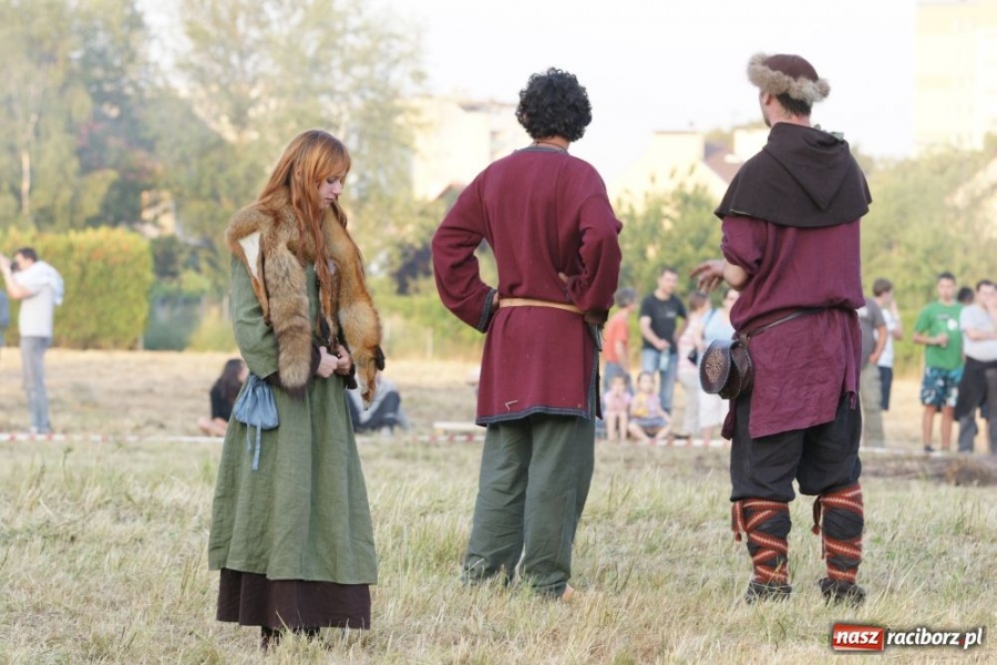 Zdjęcie w galerii na portalu naszraciborz.pl: Najazd na wioskę a potem bitwa wiadomości z regionu