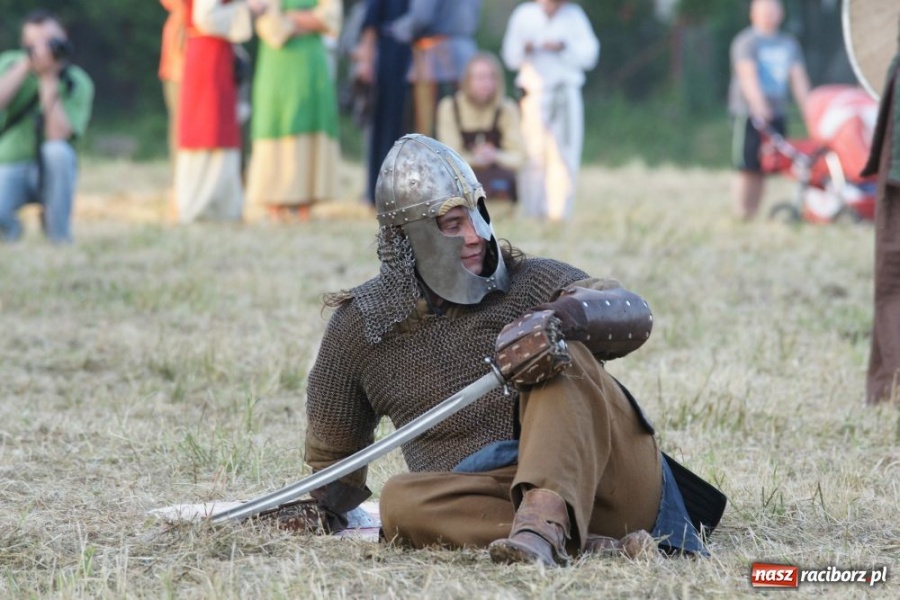 Zdjęcie w galerii na portalu naszraciborz.pl: Najazd na wioskę a potem bitwa wiadomości z regionu