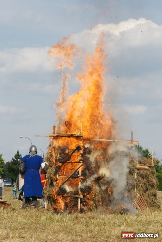 Zdjęcie w galerii na portalu naszraciborz.pl: Najazd na wioskę a potem bitwa wiadomości z regionu