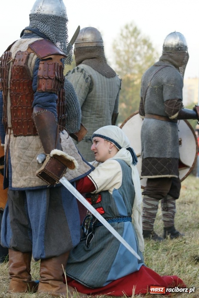 Zdjęcie w galerii na portalu naszraciborz.pl: Najazd na wioskę a potem bitwa wiadomości z regionu