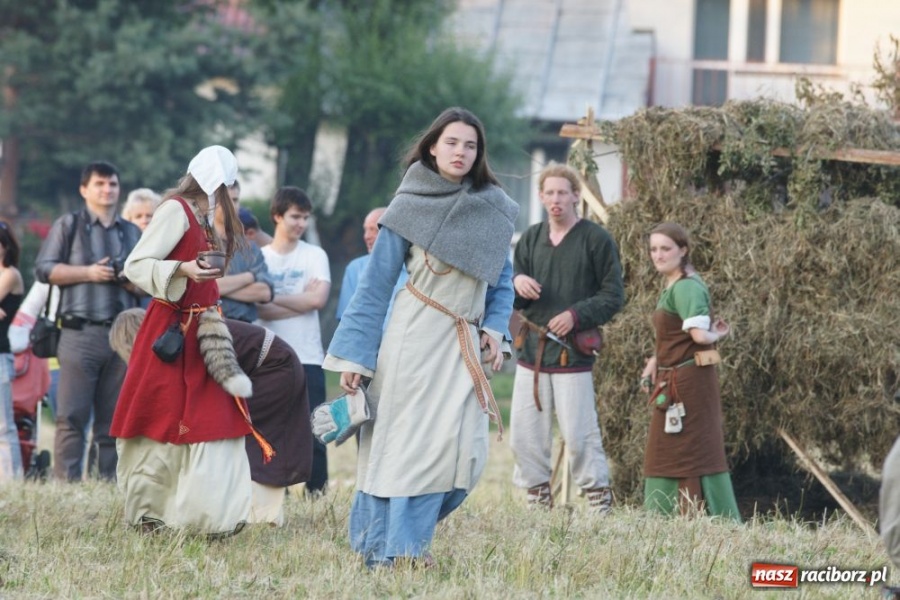 Zdjęcie w galerii na portalu naszraciborz.pl: Najazd na wioskę a potem bitwa wiadomości z regionu