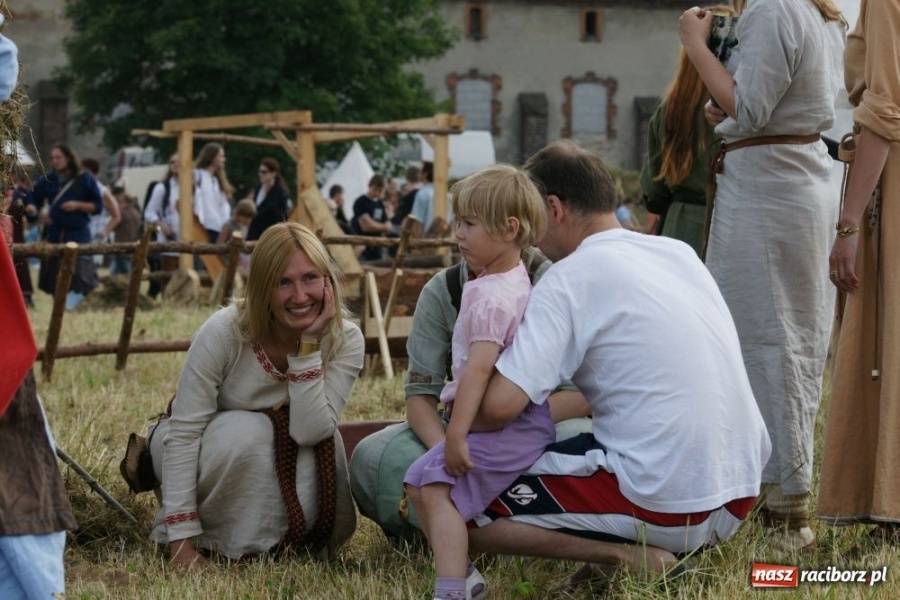 Zdjęcie w galerii na portalu naszraciborz.pl: Najazd na wioskę a potem bitwa wiadomości z regionu