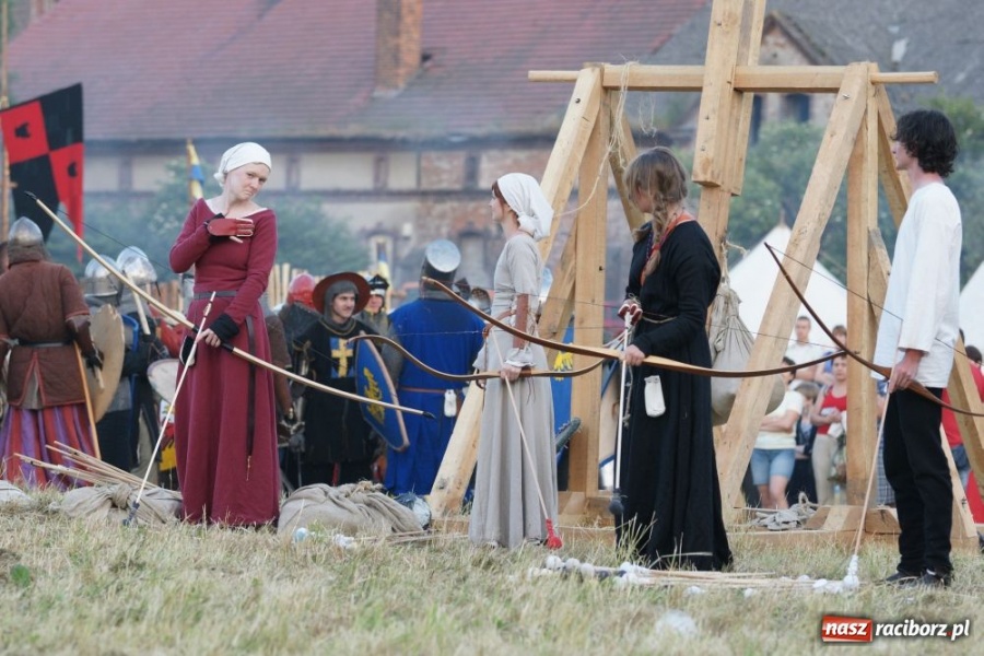 Zdjęcie w galerii na portalu naszraciborz.pl: Najazd na wioskę a potem bitwa wiadomości z regionu