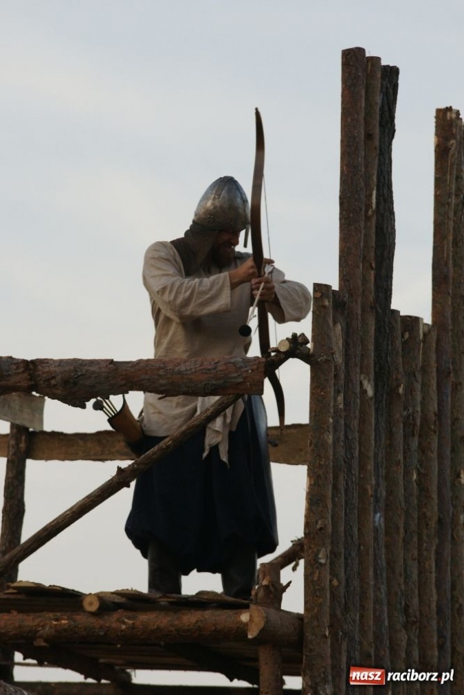 Zdjęcie w galerii na portalu naszraciborz.pl: Najazd na wioskę a potem bitwa wiadomości z regionu