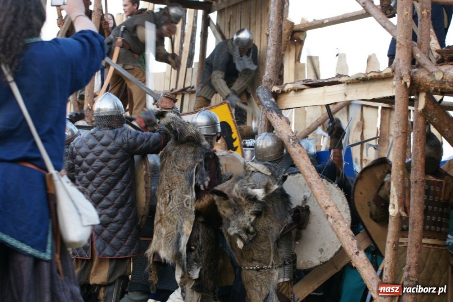 Zdjęcie w galerii na portalu naszraciborz.pl: Najazd na wioskę a potem bitwa wiadomości z regionu