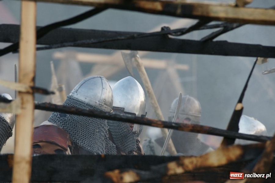 Zdjęcie w galerii na portalu naszraciborz.pl: Najazd na wioskę a potem bitwa wiadomości z regionu