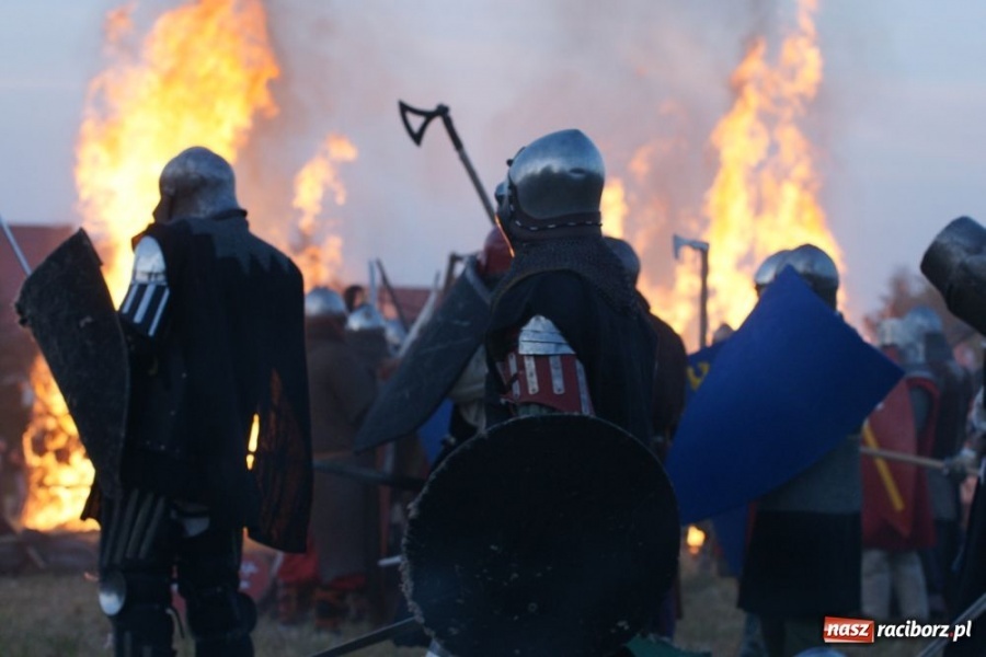 Zdjęcie w galerii na portalu naszraciborz.pl: Najazd na wioskę a potem bitwa wiadomości z regionu