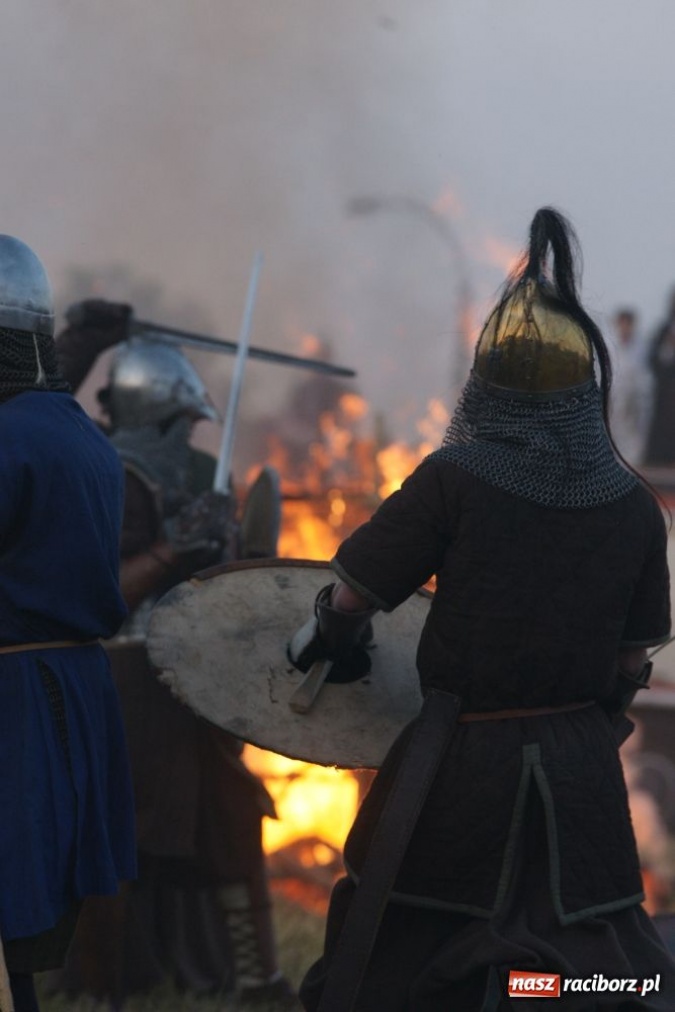 Zdjęcie w galerii na portalu naszraciborz.pl: Najazd na wioskę a potem bitwa wiadomości z regionu