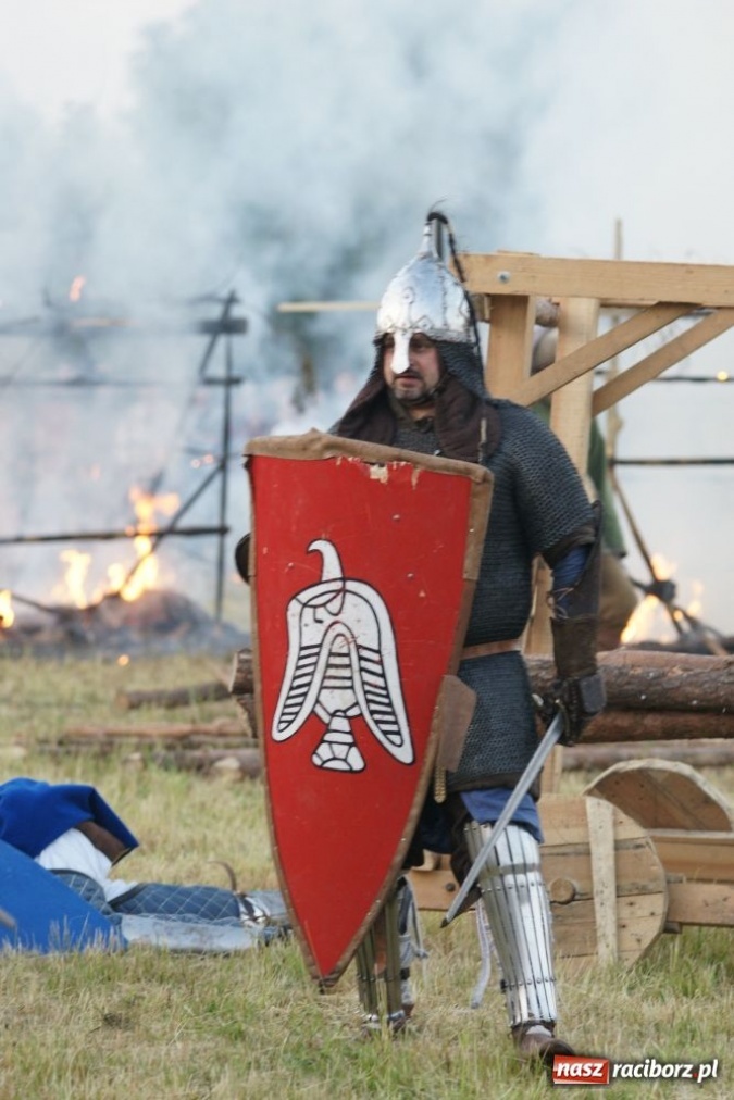 Zdjęcie w galerii na portalu naszraciborz.pl: Najazd na wioskę a potem bitwa wiadomości z regionu