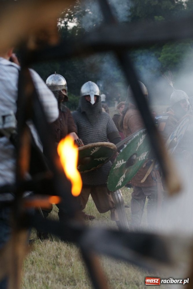 Zdjęcie w galerii na portalu naszraciborz.pl: Najazd na wioskę a potem bitwa wiadomości z regionu
