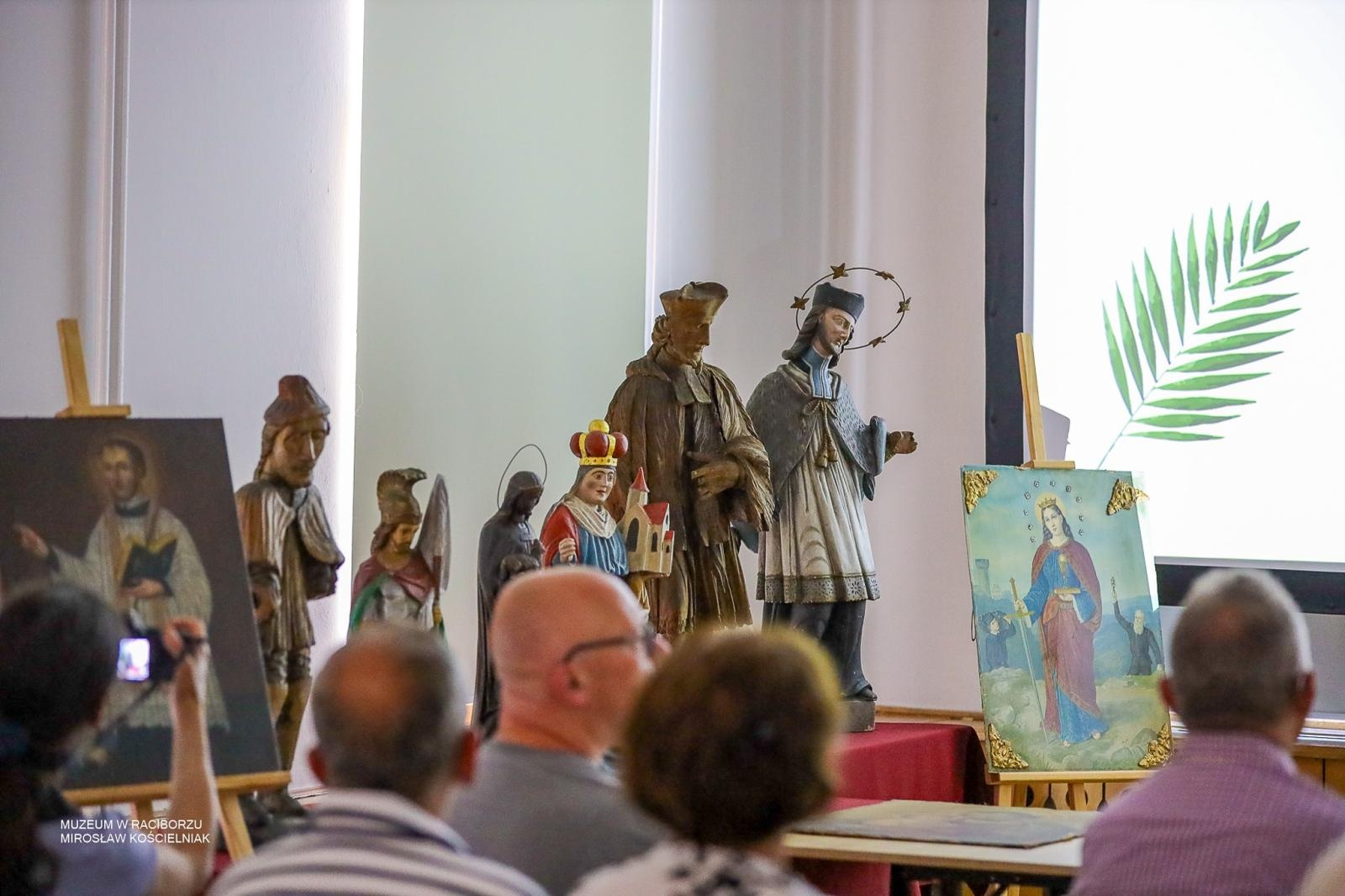 Zdjęcie w galerii na portalu naszraciborz.pl: Atrybuty świętych w sztuce sakralnej. Jak odczytywać dawne wizerunki wiadomości z regionu