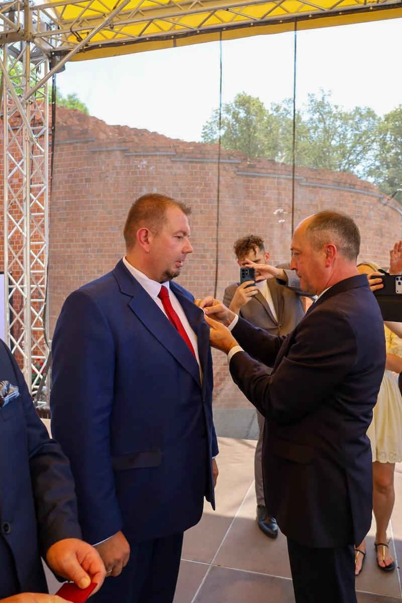 Zdjęcie w galerii na portalu naszraciborz.pl: Wojewódzkie zakończenie roku szkolnego na Zamku Piastowskim w Raciborzu wiadomości z regionu