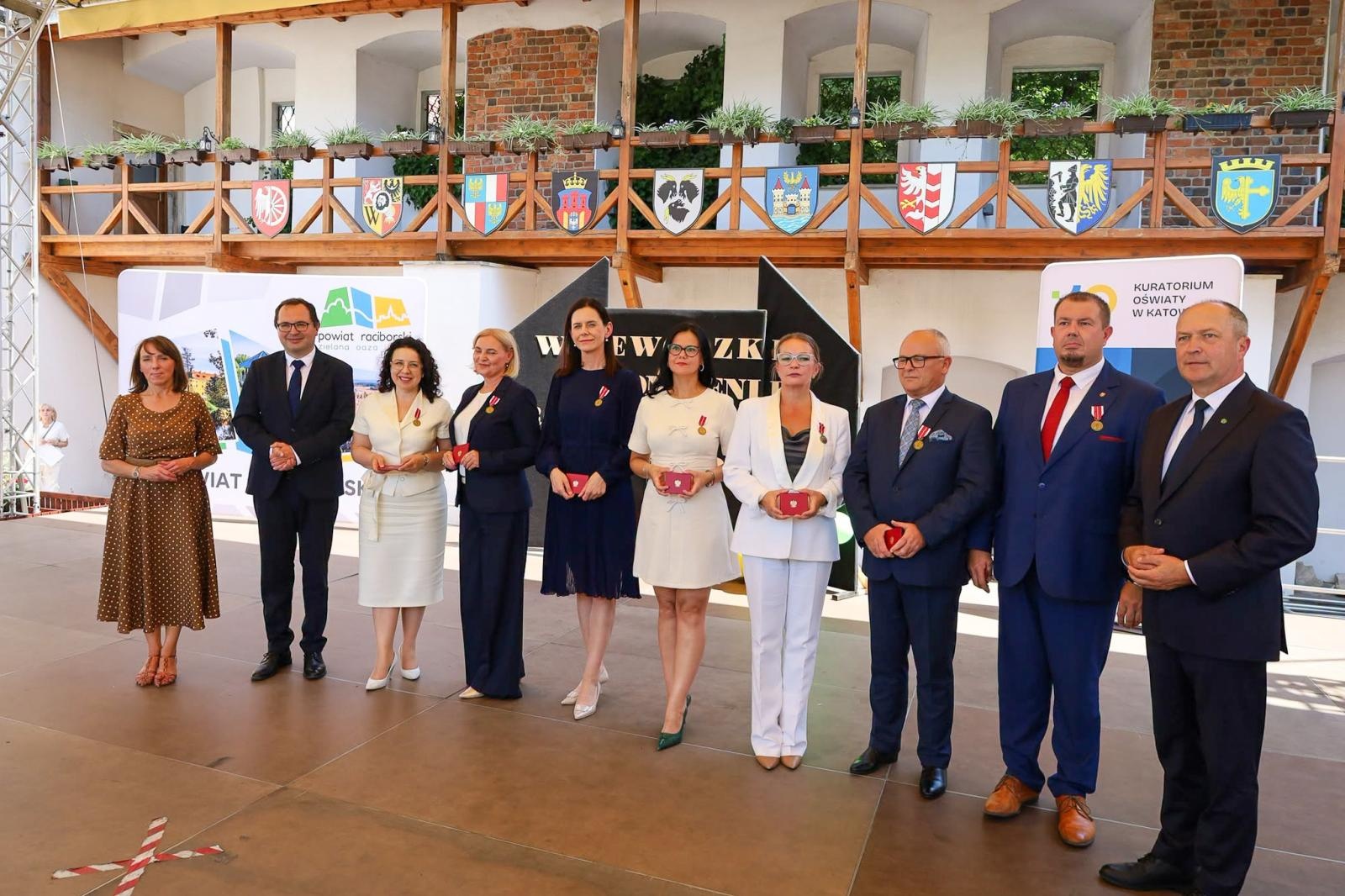 Zdjęcie w galerii na portalu naszraciborz.pl: Wojewódzkie zakończenie roku szkolnego na Zamku Piastowskim w Raciborzu wiadomości z regionu