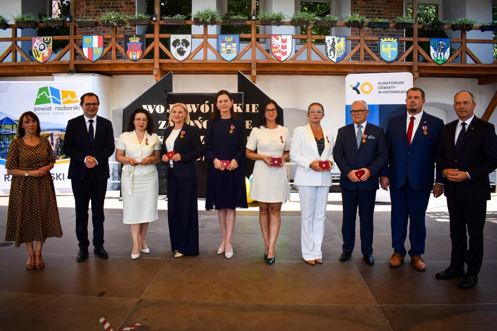 Zdjęcie w galerii na portalu naszraciborz.pl: Wojewódzkie zakończenie roku szkolnego na Zamku Piastowskim w Raciborzu wiadomości z regionu