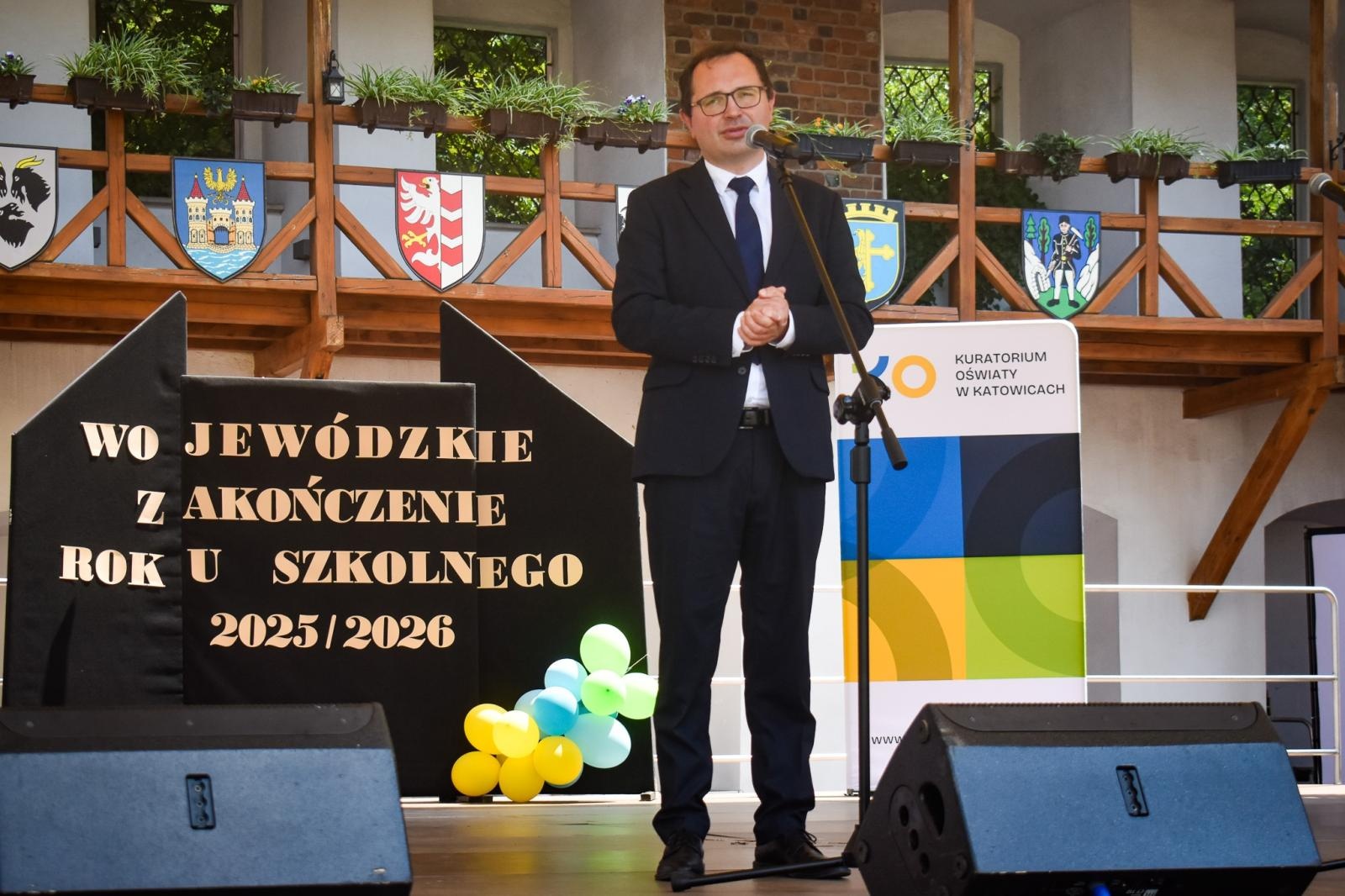 Zdjęcie w galerii na portalu naszraciborz.pl: Wojewódzkie zakończenie roku szkolnego na Zamku Piastowskim w Raciborzu wiadomości z regionu