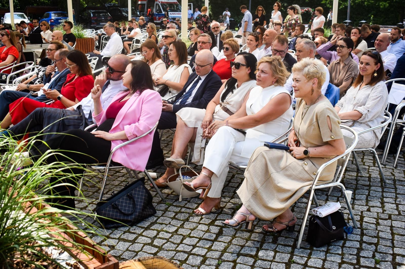 Zdjęcie w galerii na portalu naszraciborz.pl: Wojewódzkie zakończenie roku szkolnego na Zamku Piastowskim w Raciborzu wiadomości z regionu
