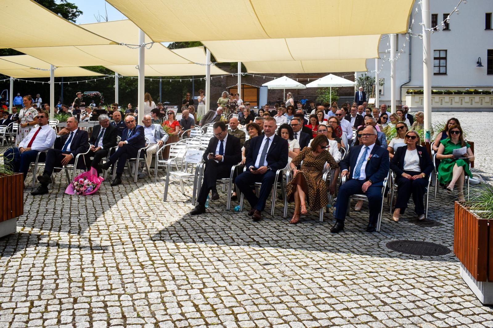 Zdjęcie w galerii na portalu naszraciborz.pl: Wojewódzkie zakończenie roku szkolnego na Zamku Piastowskim w Raciborzu wiadomości z regionu