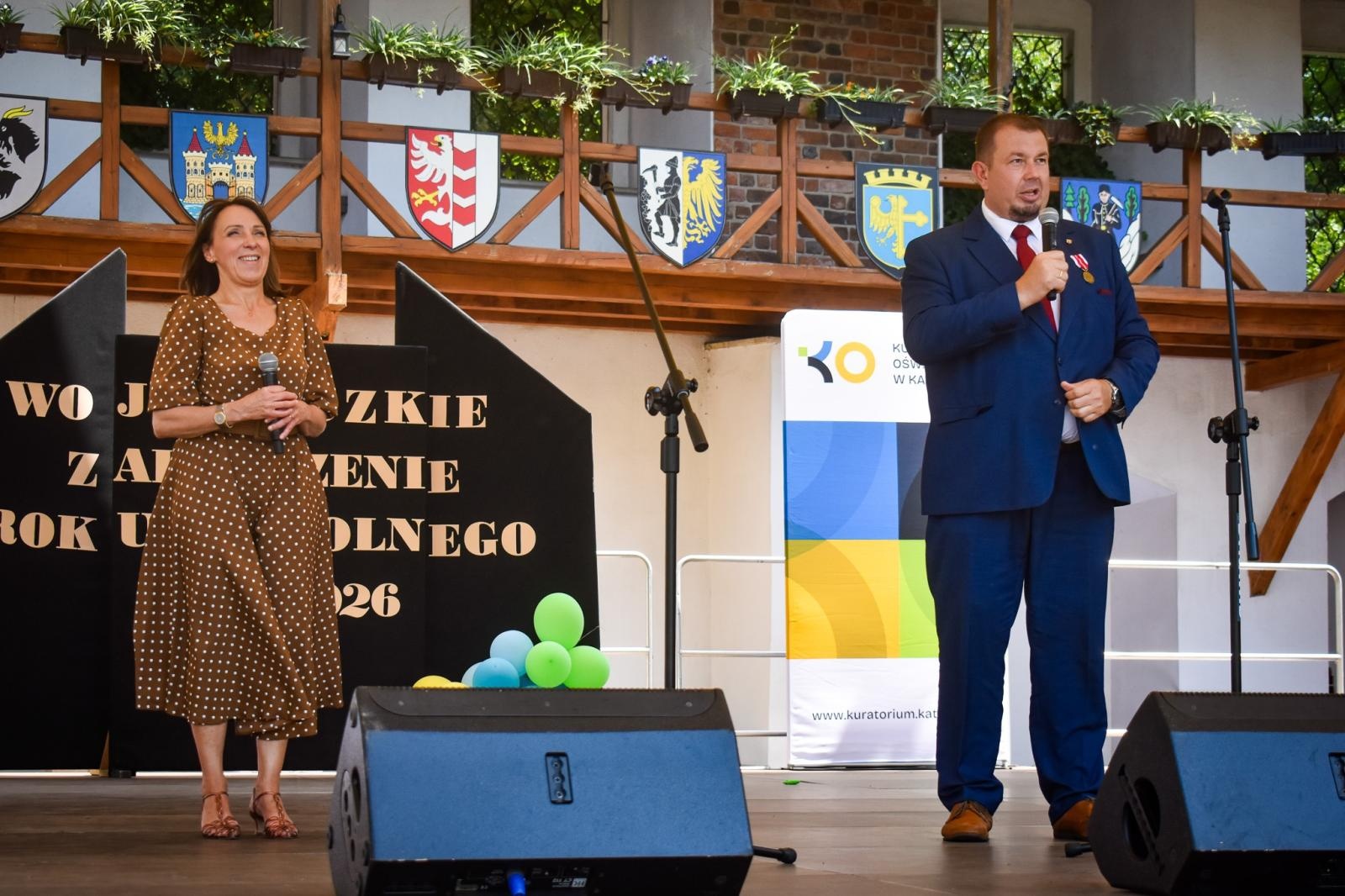 Zdjęcie w galerii na portalu naszraciborz.pl: Wojewódzkie zakończenie roku szkolnego na Zamku Piastowskim w Raciborzu wiadomości z regionu