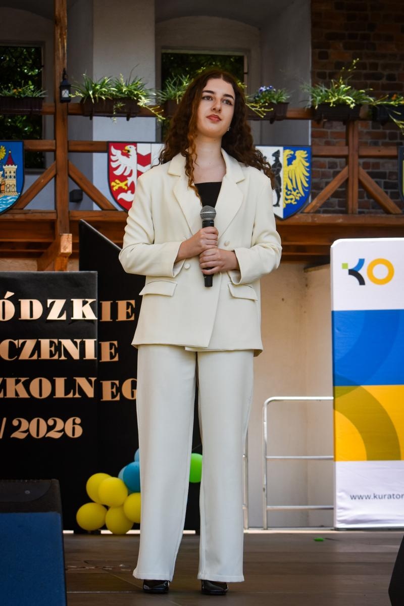 Zdjęcie w galerii na portalu naszraciborz.pl: Wojewódzkie zakończenie roku szkolnego na Zamku Piastowskim w Raciborzu wiadomości z regionu
