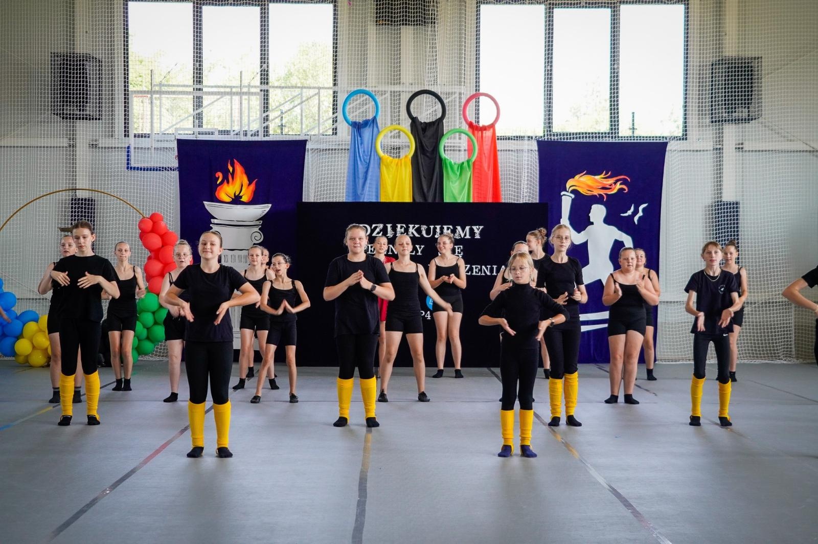 Zdjęcie w galerii na portalu naszraciborz.pl: Gala mistrzów nauki i miejskie zakończenie roku szkolnego w Raciborzu: uroczyste uhonorowanie laureatów, finalistów oraz ich pedagogów wiadomości z regionu