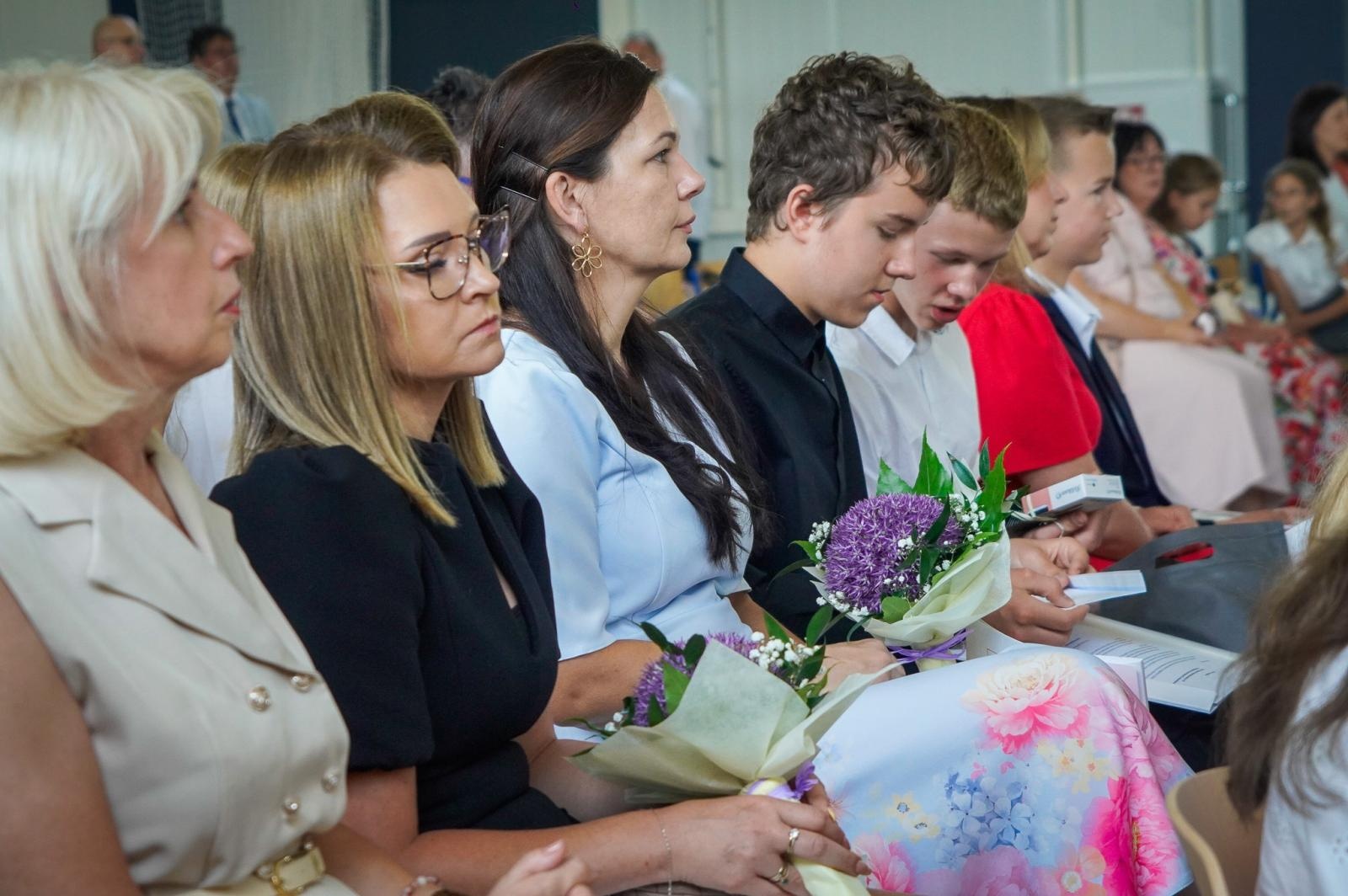 Zdjęcie w galerii na portalu naszraciborz.pl: Gala mistrzów nauki i miejskie zakończenie roku szkolnego w Raciborzu: uroczyste uhonorowanie laureatów, finalistów oraz ich pedagogów wiadomości z regionu