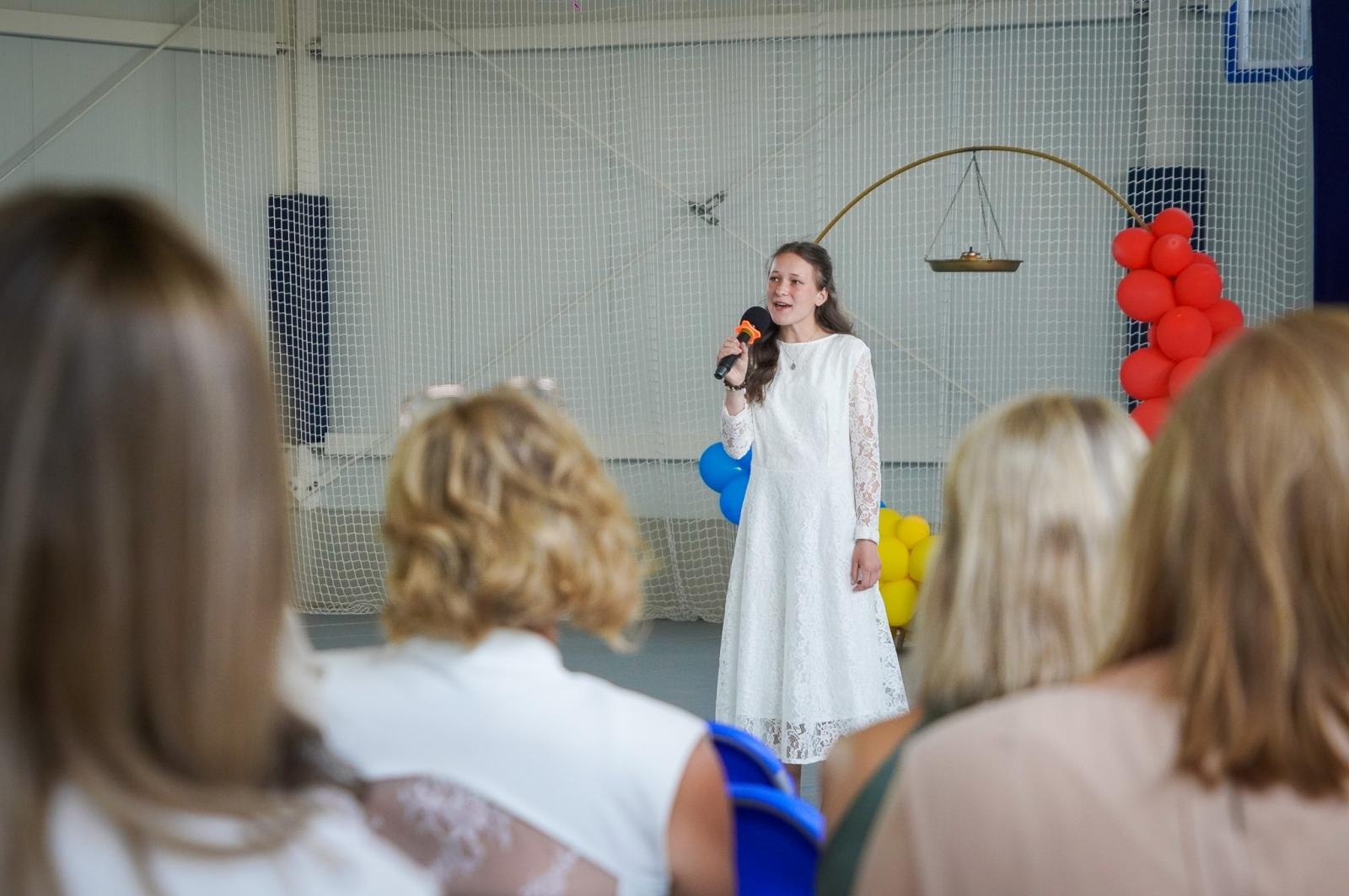Zdjęcie w galerii na portalu naszraciborz.pl: Gala mistrzów nauki i miejskie zakończenie roku szkolnego w Raciborzu: uroczyste uhonorowanie laureatów, finalistów oraz ich pedagogów wiadomości z regionu