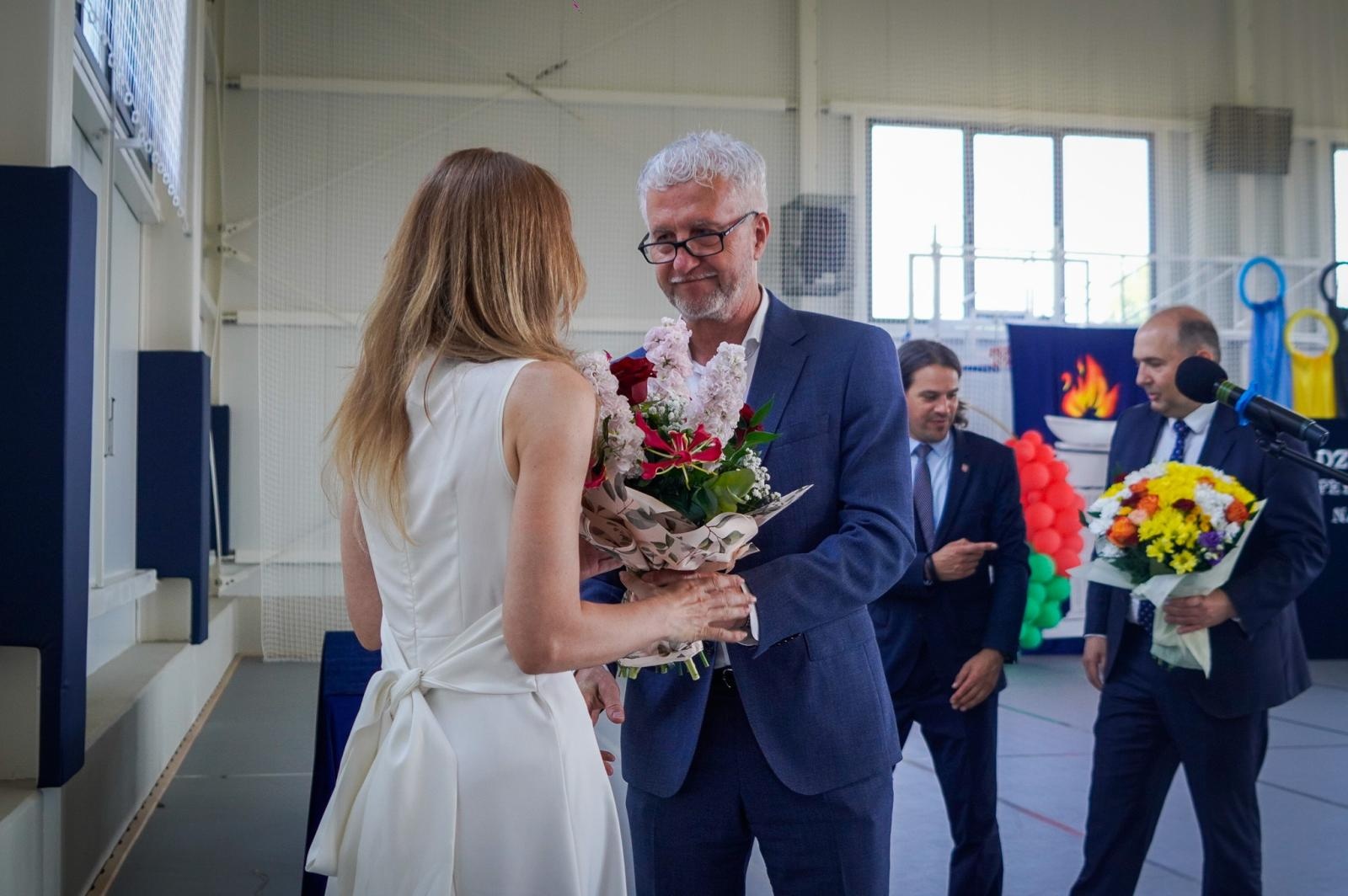 Zdjęcie w galerii na portalu naszraciborz.pl: Gala mistrzów nauki i miejskie zakończenie roku szkolnego w Raciborzu: uroczyste uhonorowanie laureatów, finalistów oraz ich pedagogów wiadomości z regionu