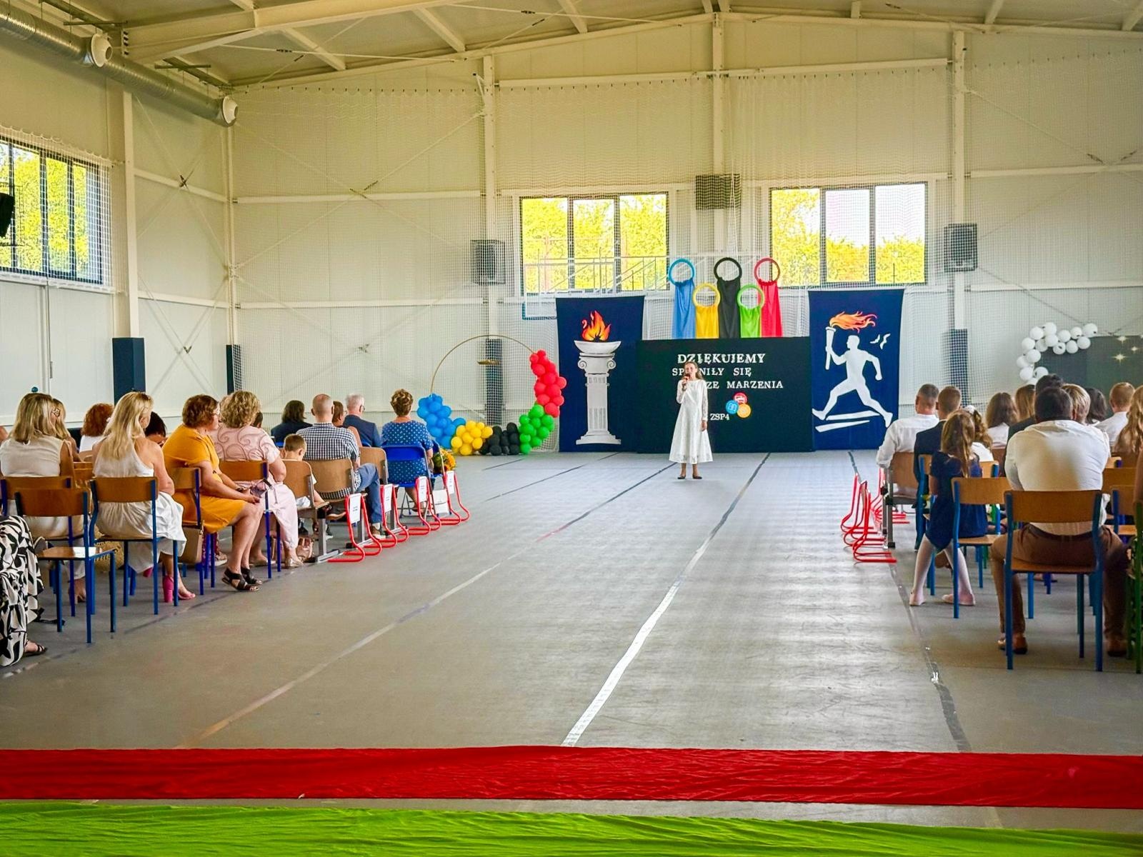 Zdjęcie w galerii na portalu naszraciborz.pl: Gala mistrzów nauki i miejskie zakończenie roku szkolnego w Raciborzu: uroczyste uhonorowanie laureatów, finalistów oraz ich pedagogów wiadomości z regionu