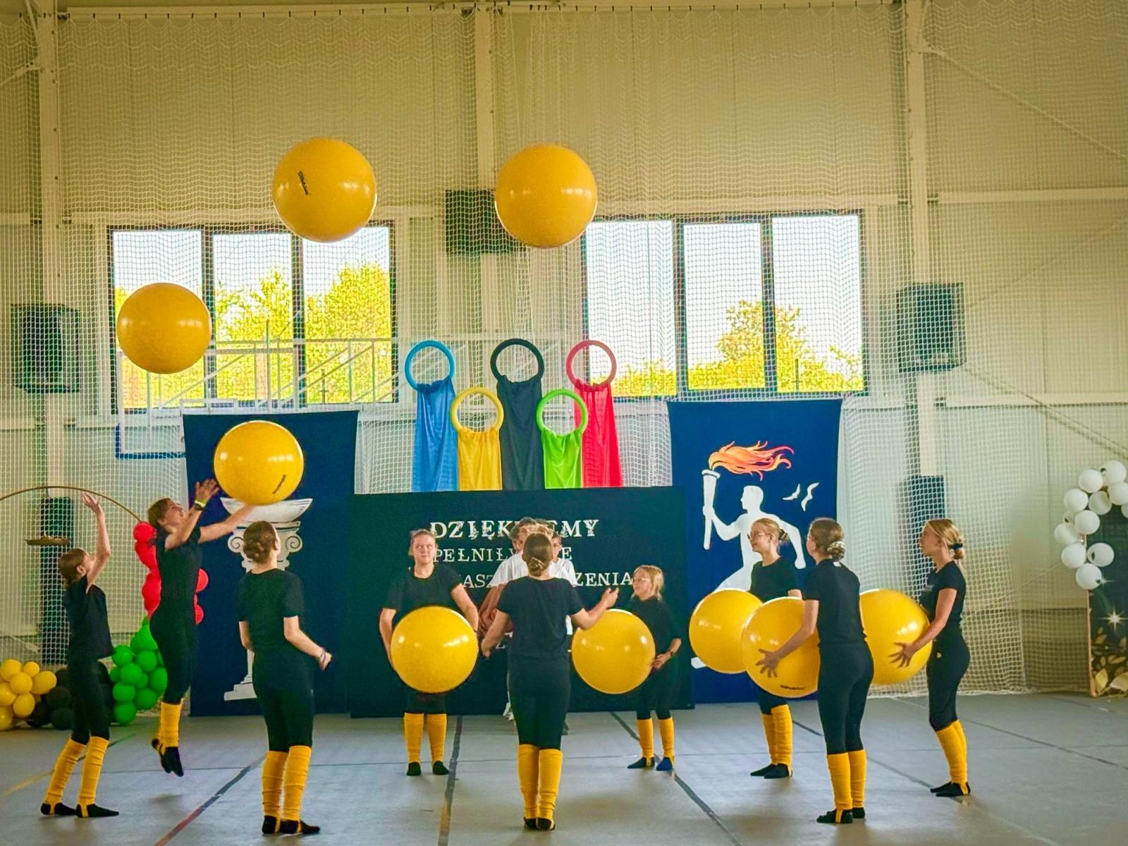 Zdjęcie w galerii na portalu naszraciborz.pl: Gala mistrzów nauki i miejskie zakończenie roku szkolnego w Raciborzu: uroczyste uhonorowanie laureatów, finalistów oraz ich pedagogów wiadomości z regionu