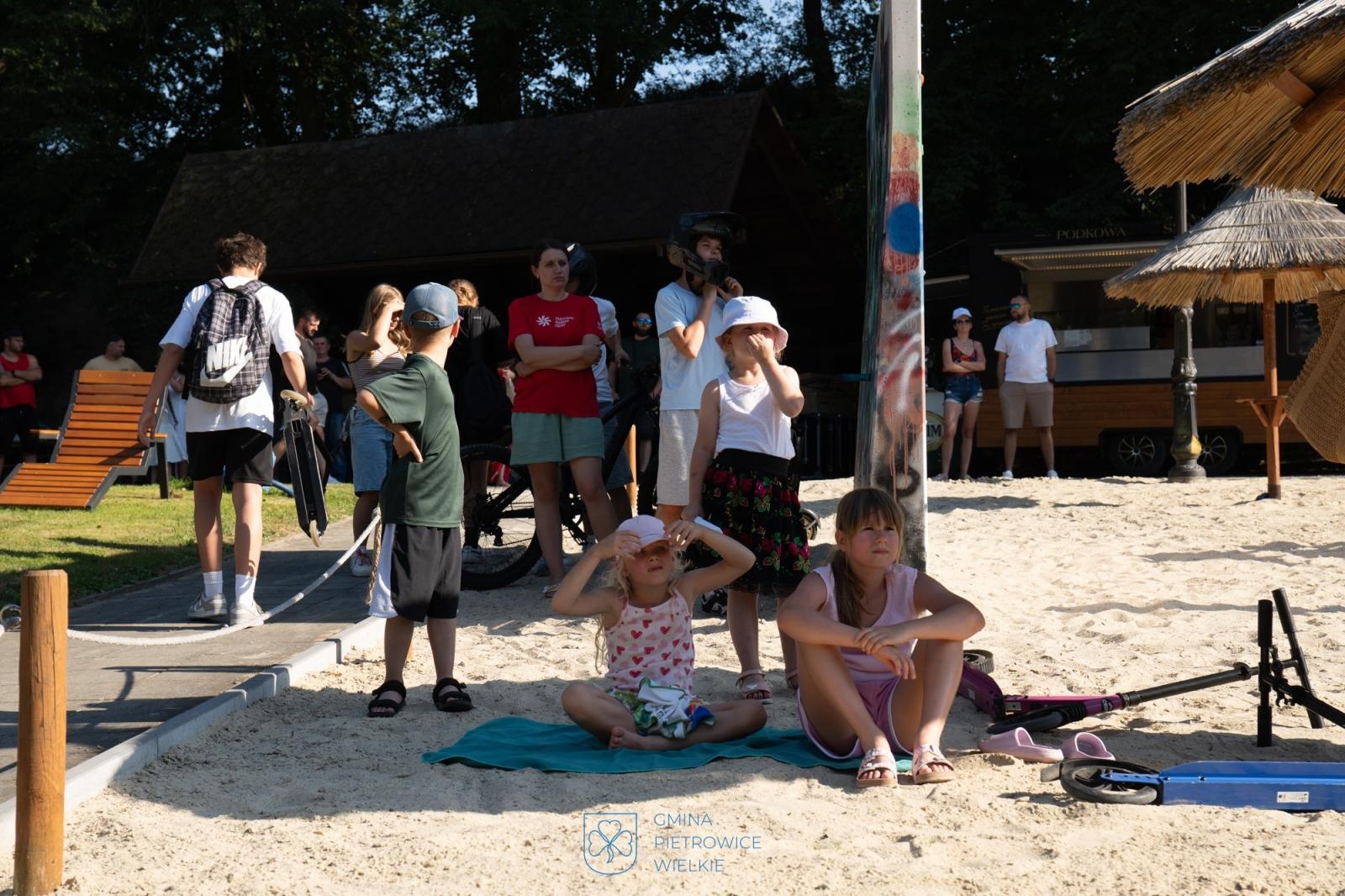 Zdjęcie w galerii na portalu naszraciborz.pl: Ride the Flow! Oficjalnie otwarto nowy pumptrack w Kornicach [FOTO i WIDEO] wiadomości z regionu