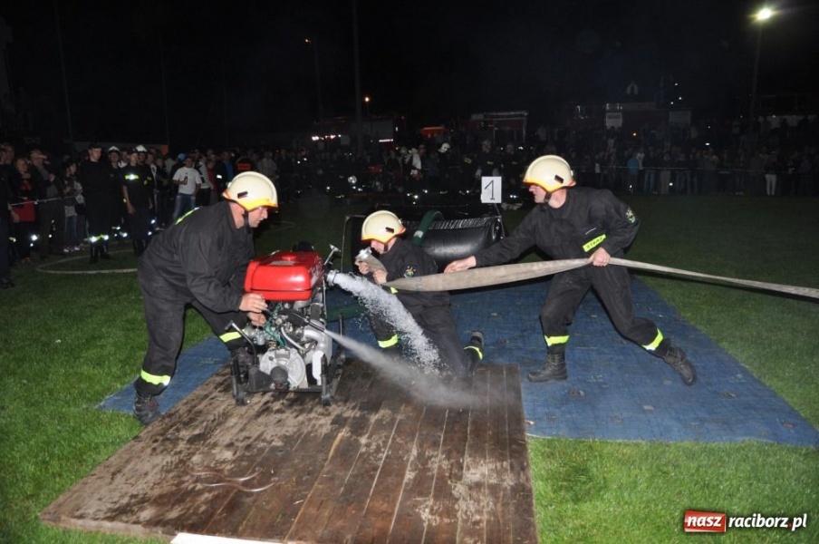 Zdjęcie w galerii na portalu naszraciborz.pl: Rudyszwałd znów najlepszy nocą wiadomości z regionu