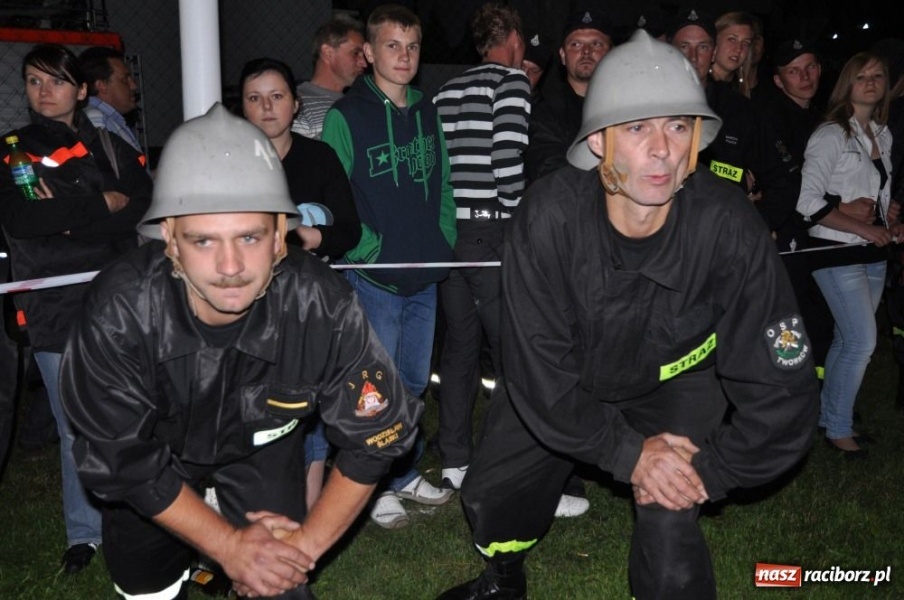 Zdjęcie w galerii na portalu naszraciborz.pl: Rudyszwałd znów najlepszy nocą wiadomości z regionu