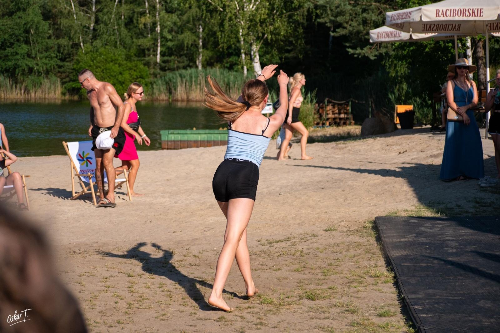 Zdjęcie w galerii na portalu naszraciborz.pl: VI Festiwal Górnej Odry ruszył z przytupem. Piątkowe atrakcje na kuźniańskim Wodniku wiadomości z regionu