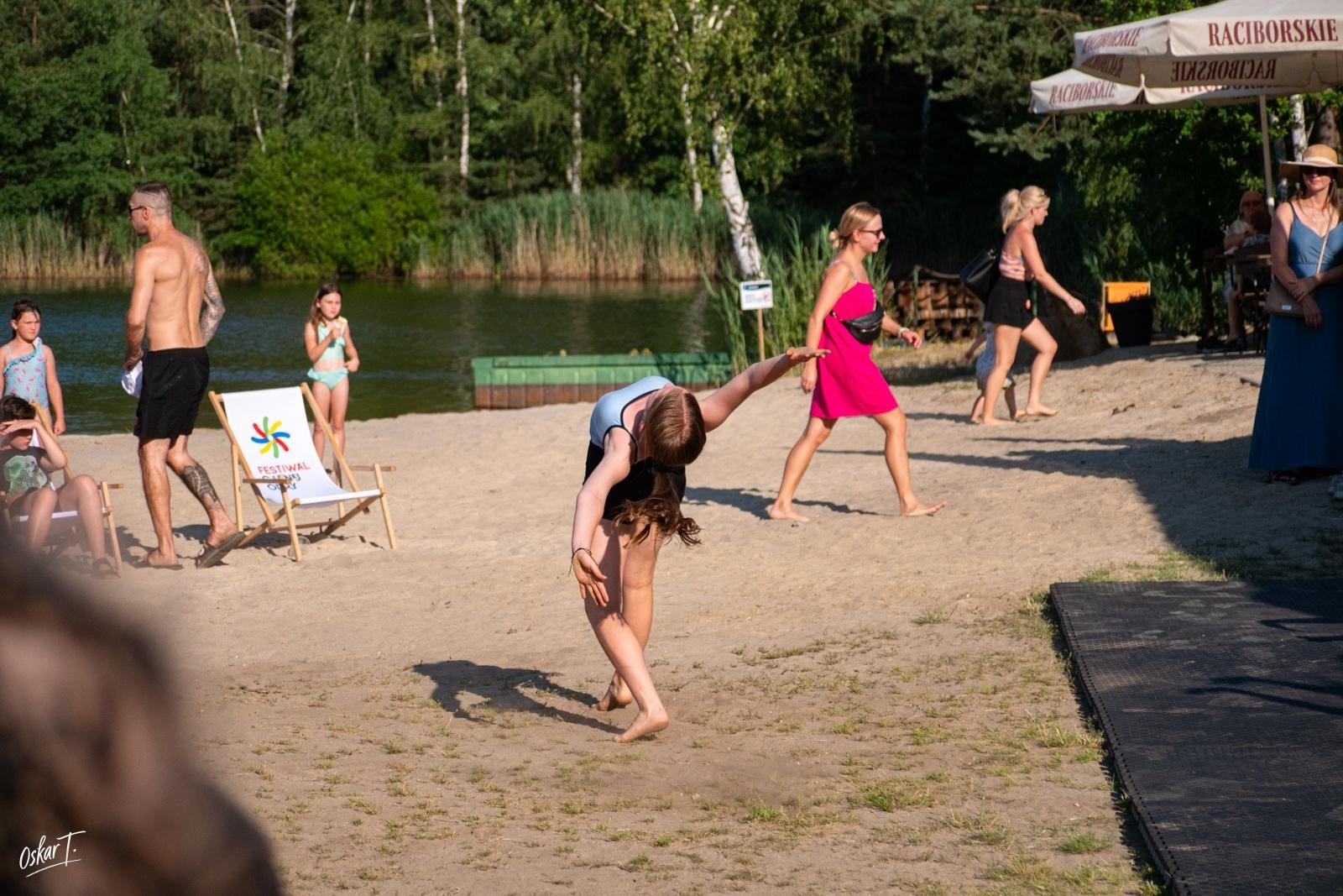 Zdjęcie w galerii na portalu naszraciborz.pl: VI Festiwal Górnej Odry ruszył z przytupem. Piątkowe atrakcje na kuźniańskim Wodniku wiadomości z regionu