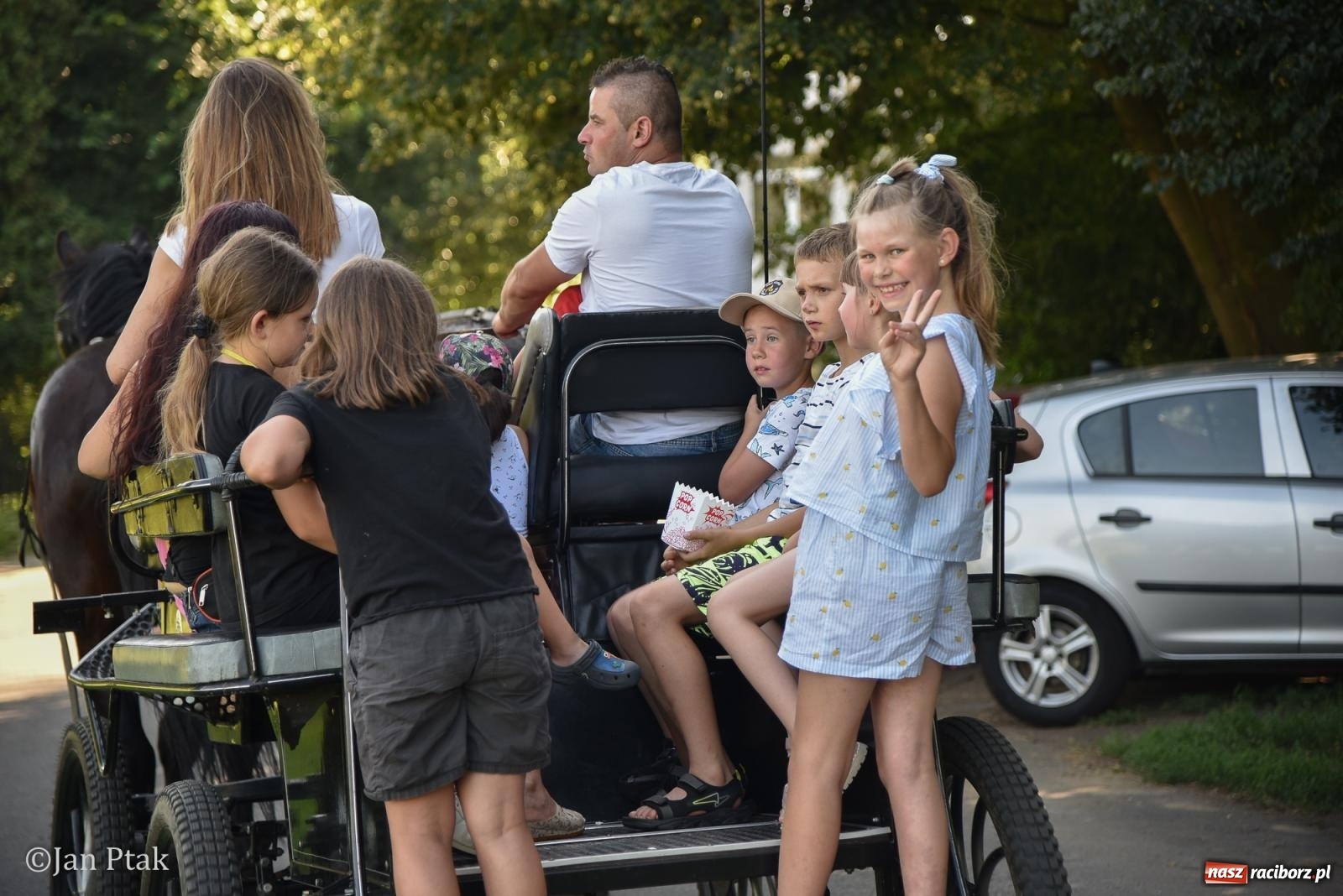 Zdjęcie w galerii na portalu naszraciborz.pl: Płonia świętuje początek lata: Dzielnica pełna energii i sąsiedzkiej integracji [FOTO i WIDEO] wiadomości z regionu