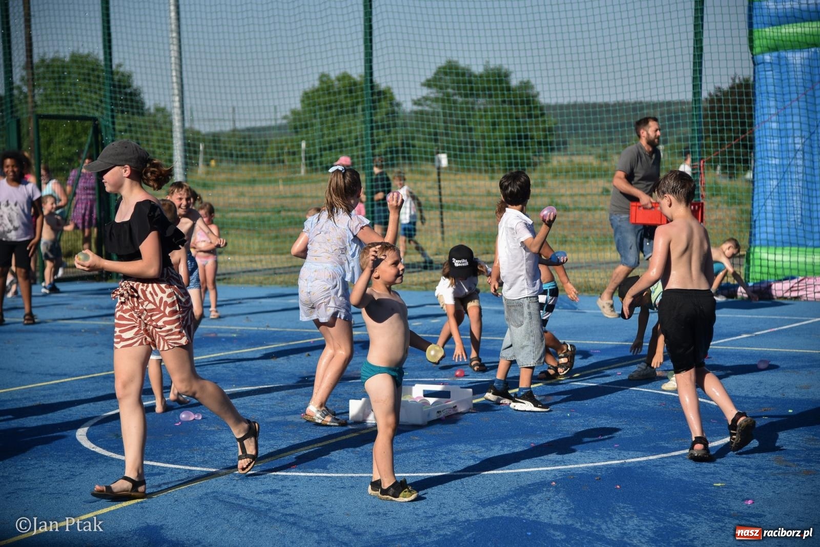 Zdjęcie w galerii na portalu naszraciborz.pl: Płonia świętuje początek lata: Dzielnica pełna energii i sąsiedzkiej integracji [FOTO i WIDEO] wiadomości z regionu