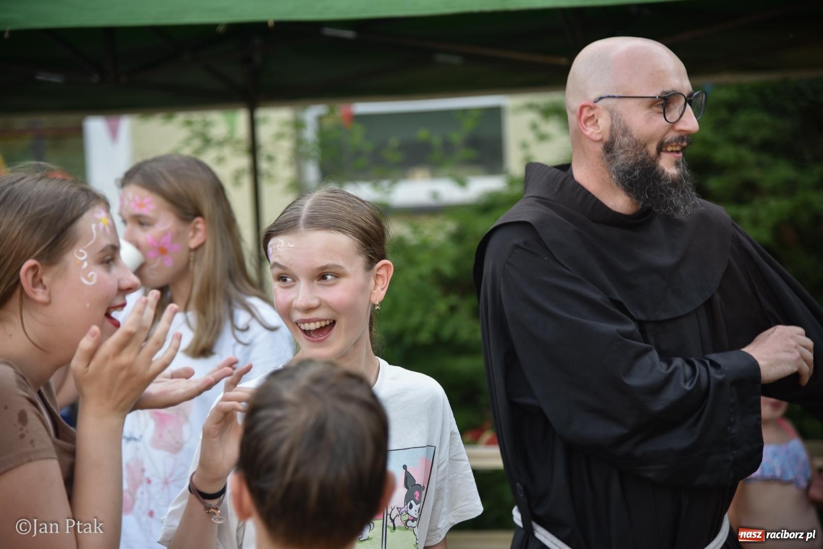 Zdjęcie w galerii na portalu naszraciborz.pl: Płonia świętuje początek lata: Dzielnica pełna energii i sąsiedzkiej integracji [FOTO i WIDEO] wiadomości z regionu
