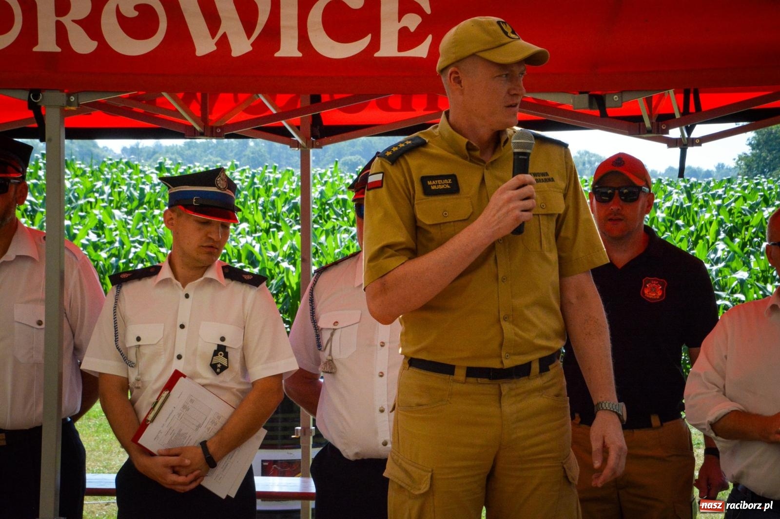 Zdjęcie w galerii na portalu naszraciborz.pl: Emocjonująca rywalizacja w Samborowicach: Strażackie zmagania w pełnym słońcu i dominacja gospodarzy wiadomości z regionu