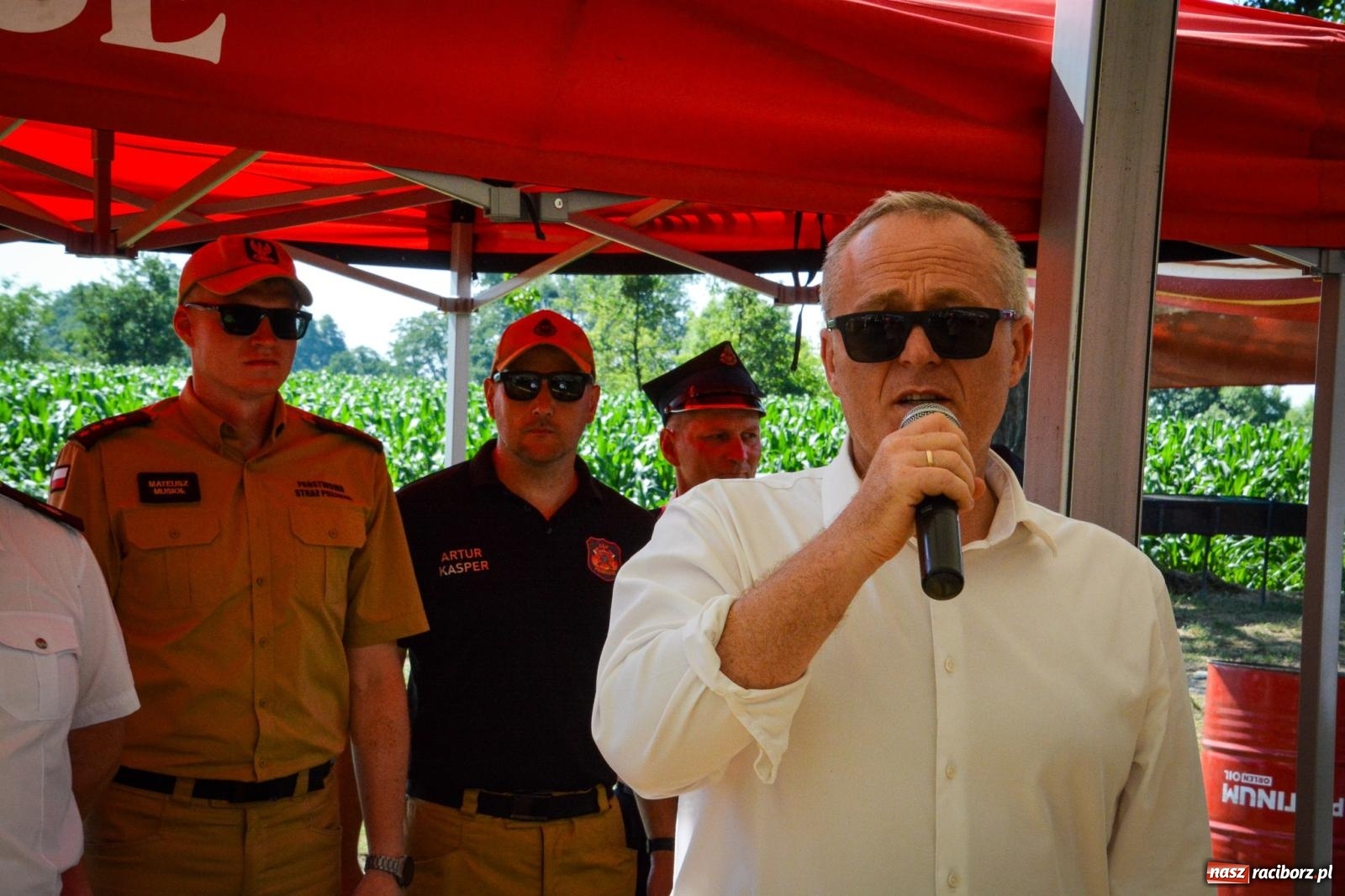Zdjęcie w galerii na portalu naszraciborz.pl: Emocjonująca rywalizacja w Samborowicach: Strażackie zmagania w pełnym słońcu i dominacja gospodarzy wiadomości z regionu