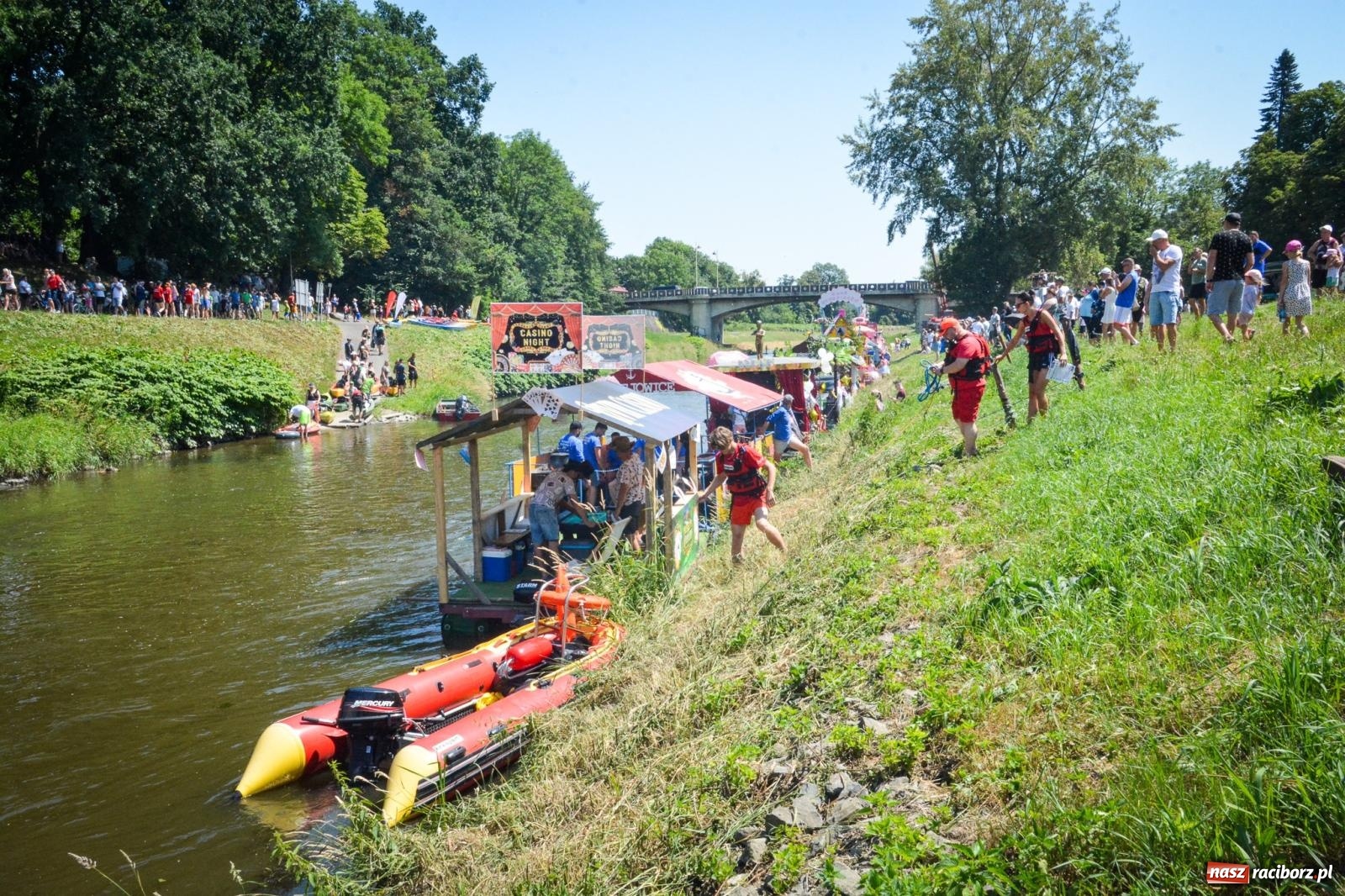 Zdjęcie w galerii na portalu naszraciborz.pl: XXVII Pływadła ruszyły z Raciborza: Wielka wodna wyprawa rozpoczęta [FOTO i WIDEO] wiadomości z regionu