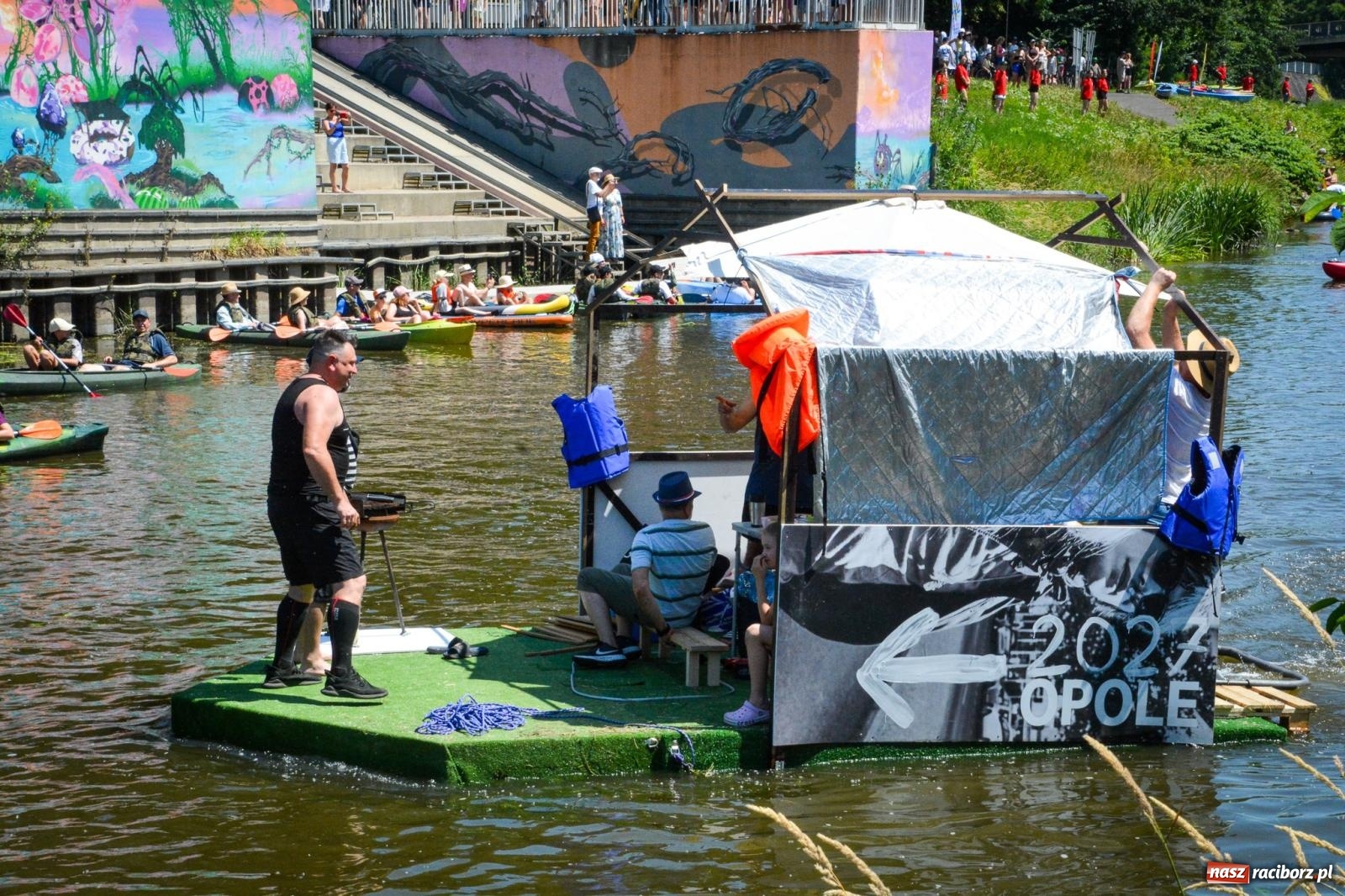 Zdjęcie w galerii na portalu naszraciborz.pl: XXVII Pływadła ruszyły z Raciborza: Wielka wodna wyprawa rozpoczęta [FOTO i WIDEO] wiadomości z regionu