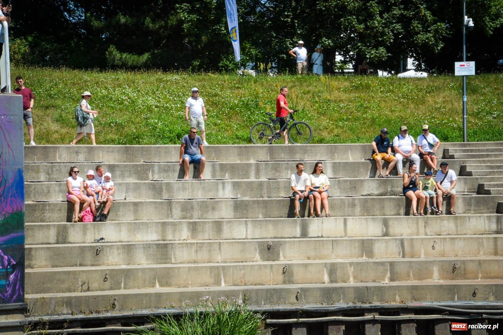 Zdjęcie w galerii na portalu naszraciborz.pl: XXVII Pływadła ruszyły z Raciborza: Wielka wodna wyprawa rozpoczęta [FOTO i WIDEO] wiadomości z regionu