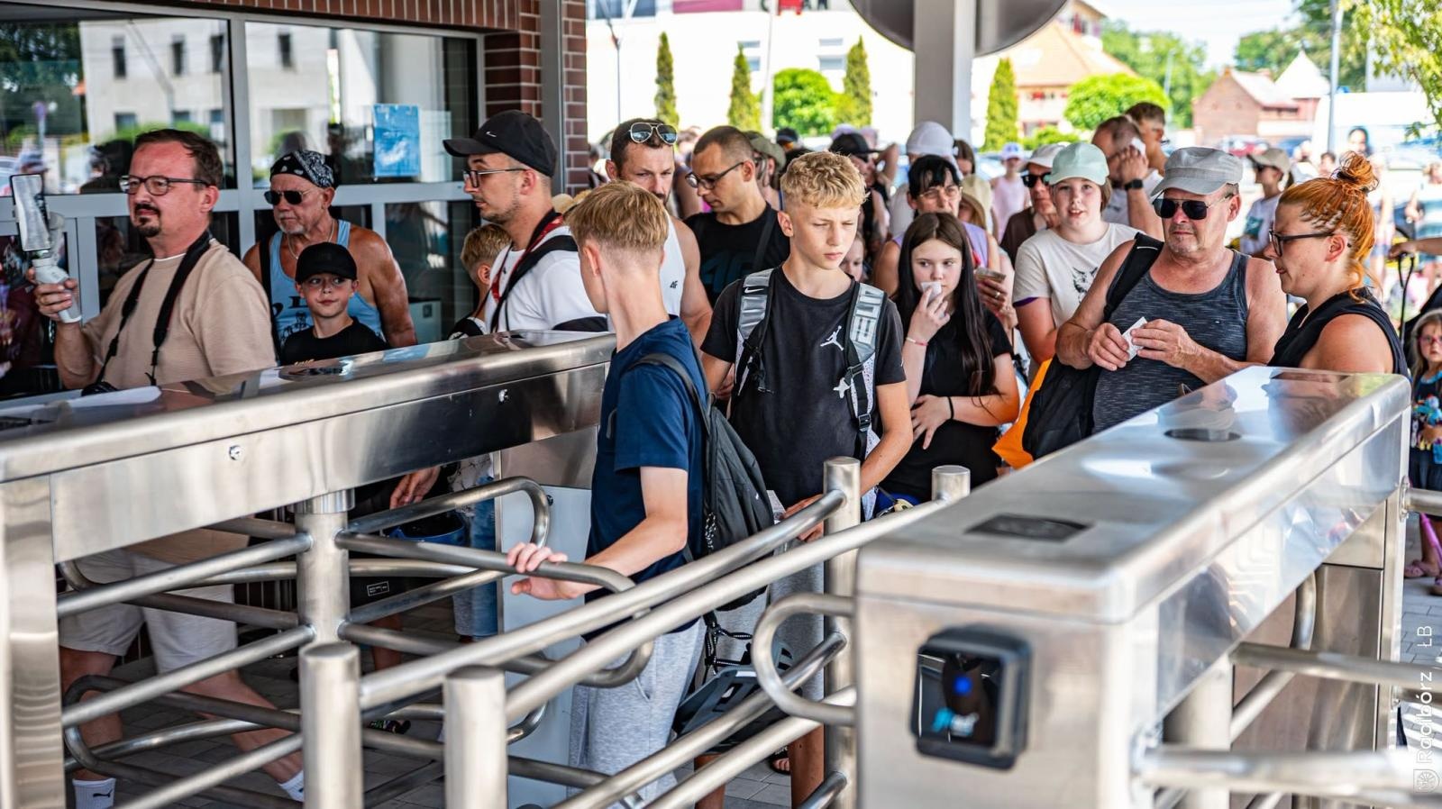 Zdjęcie w galerii na portalu naszraciborz.pl: Sezon w pełni! Wszystkie kąpieliska otwarte, ceny na każdą kieszeń wiadomości z regionu